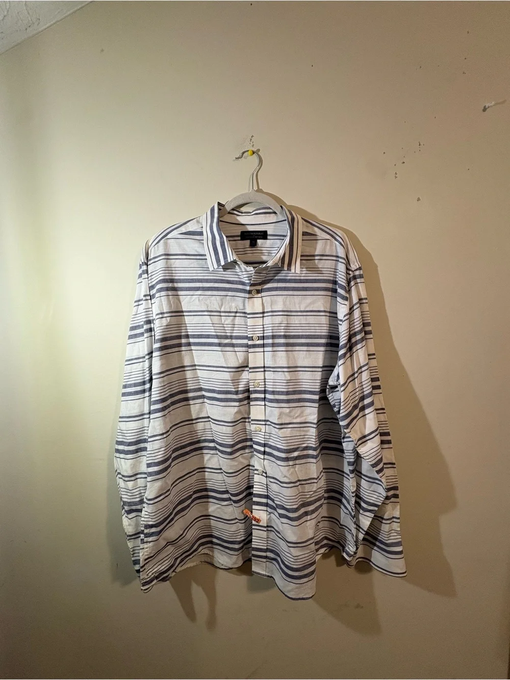 Banana Republic button-down shirt Men’s XL grey white stripe lightweight soft‎